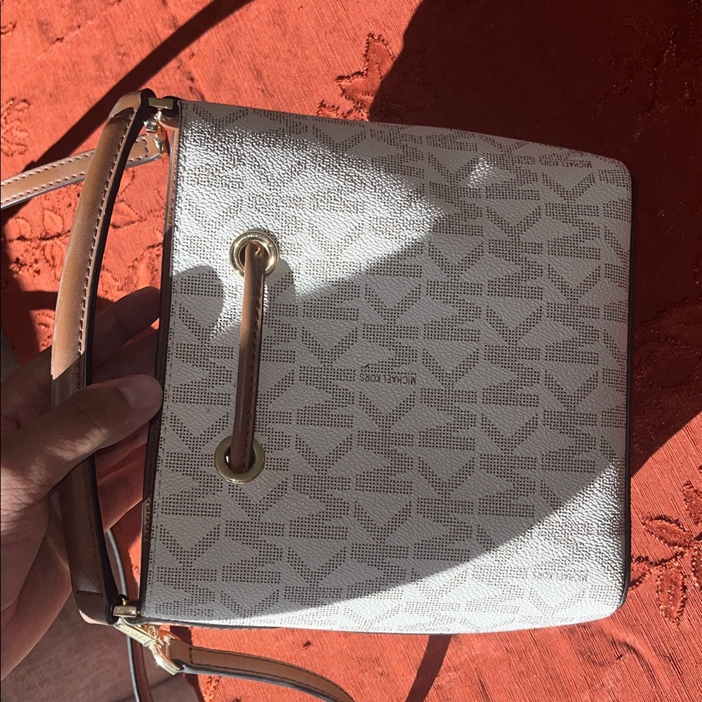 Michael Kors Purse White & Brown - Picture 11 of 17